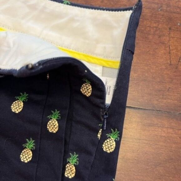 J. Crew Chino Style Side Zip Short Navy Blue with Pineapples Size 4 - Picture 4 of 6